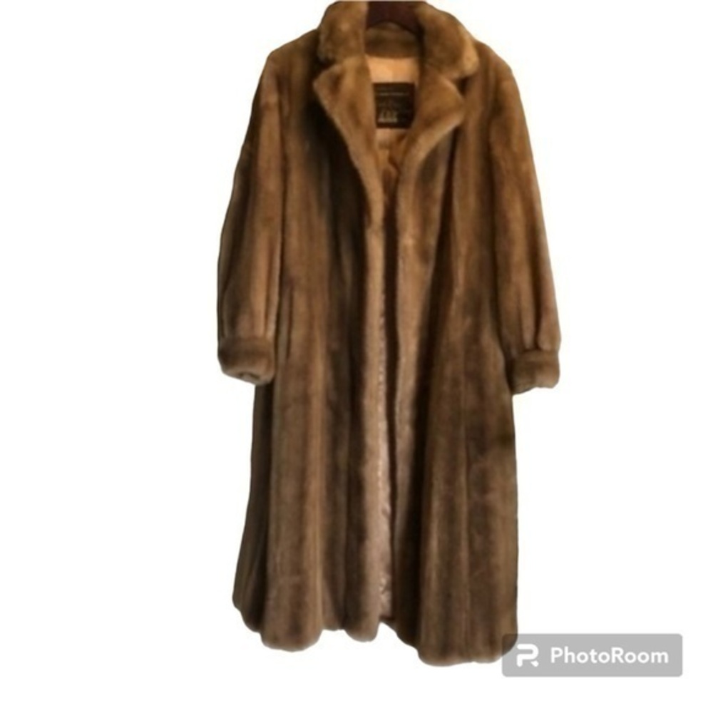 ⭐️⭐️⭐️⭐️⭐️ MOB WIFE AESTHETIC Italian  Designer Faux FUR